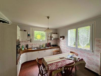 Maison - 168 m² - 9 pièces