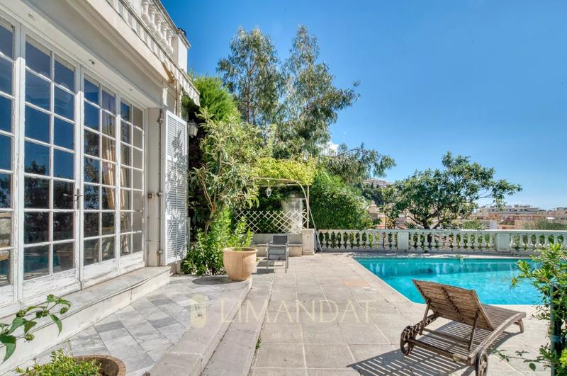 Villa - 475 m² - 12 pièces