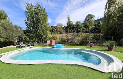 Maison - 135 m² - 6 pièces