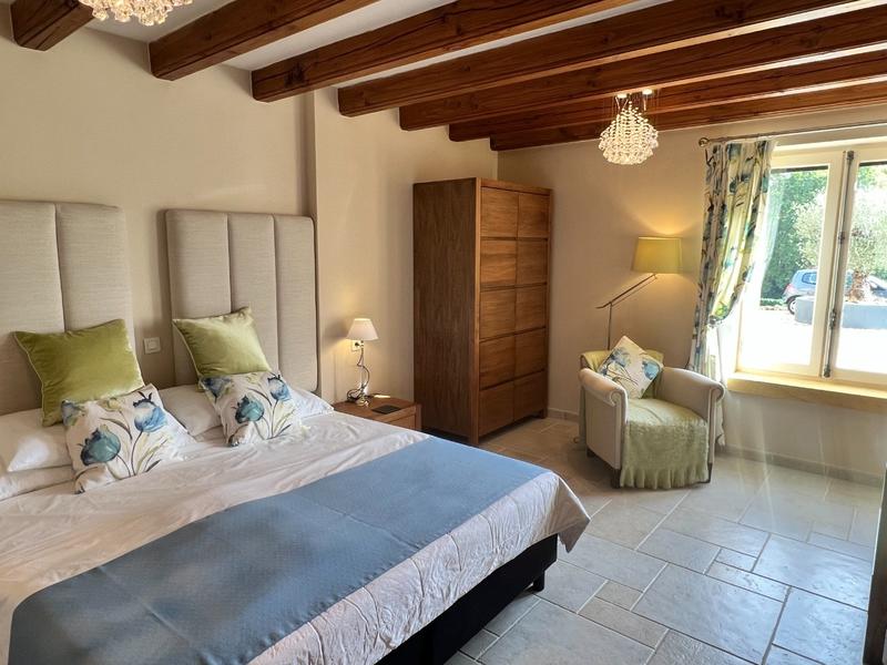 Demeure - 450 m² - 9 pièces