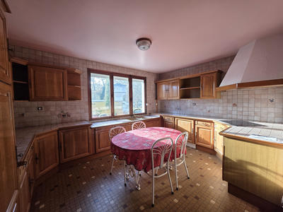 Maison - 110 m² - 9 pièces