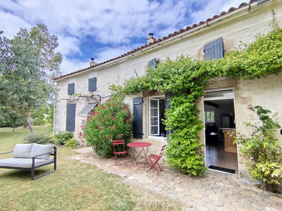 Maison - 284 m² - 10 pièces