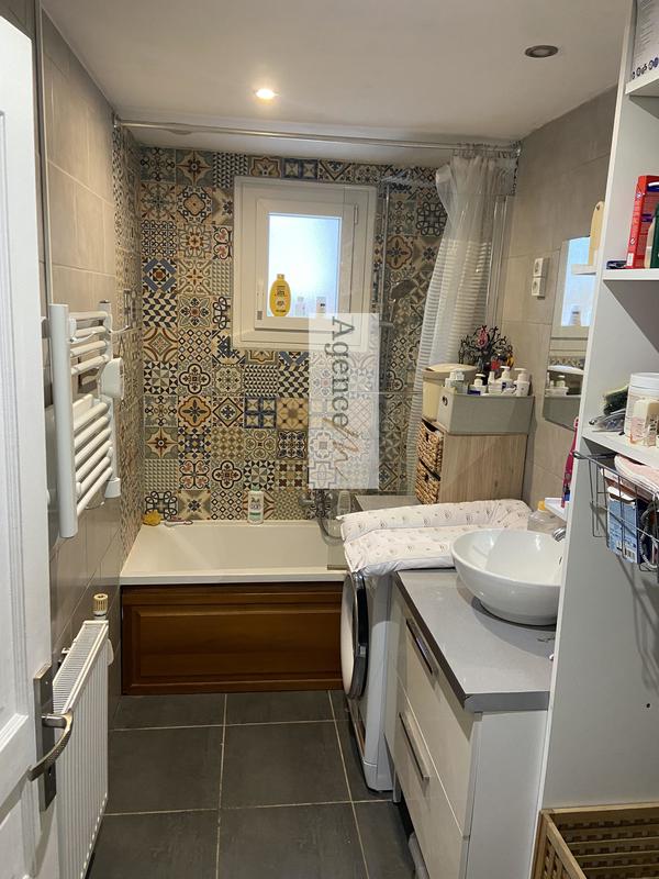 Maison traditionnelle - 140 m² - 5 pièces