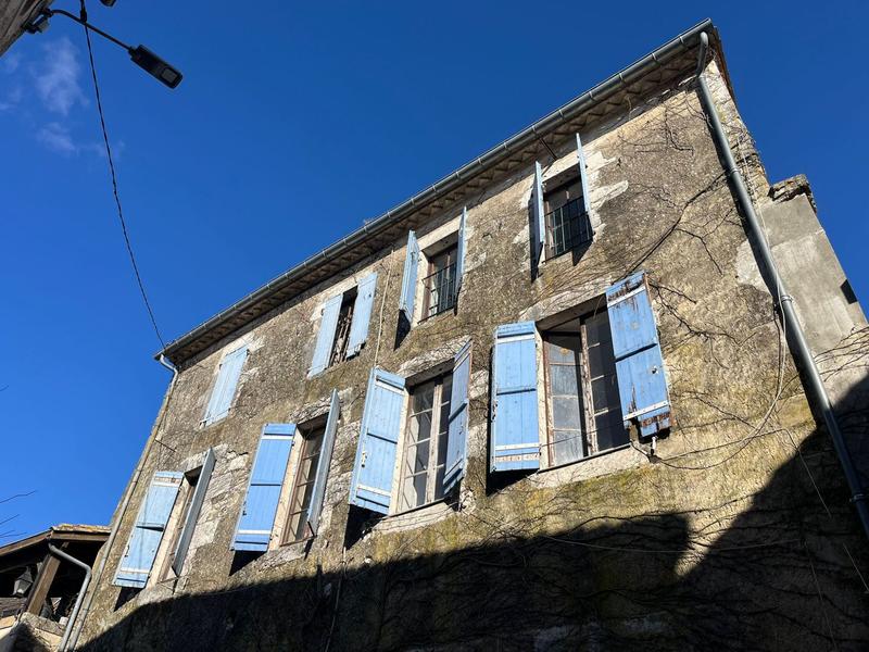 Maison traditionnelle - 169 m² - 4 pièces