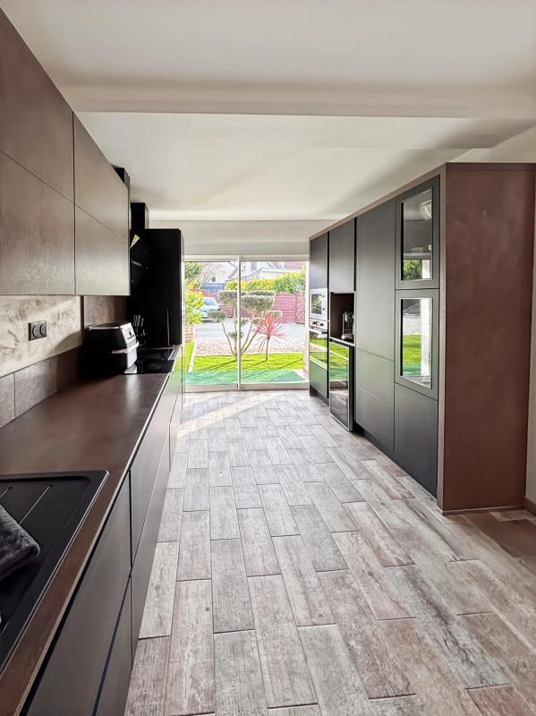 Maison - 209 m² - 8 pièces