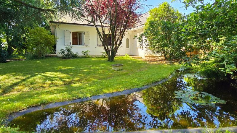 Maison - 168 m² - 9 pièces