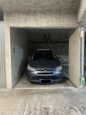 Parking / Garage