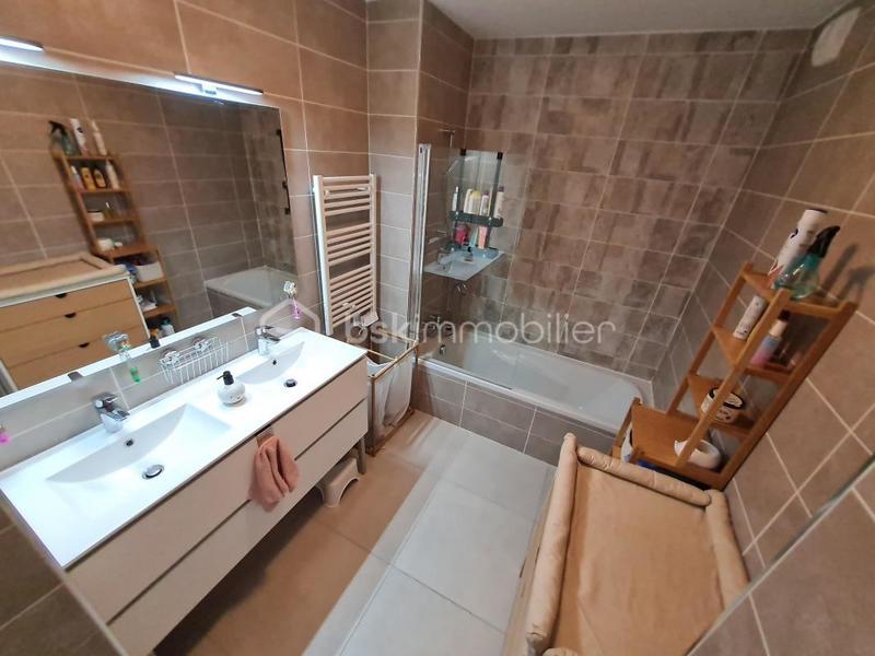 Appartement - 107 m² - 4 pièces