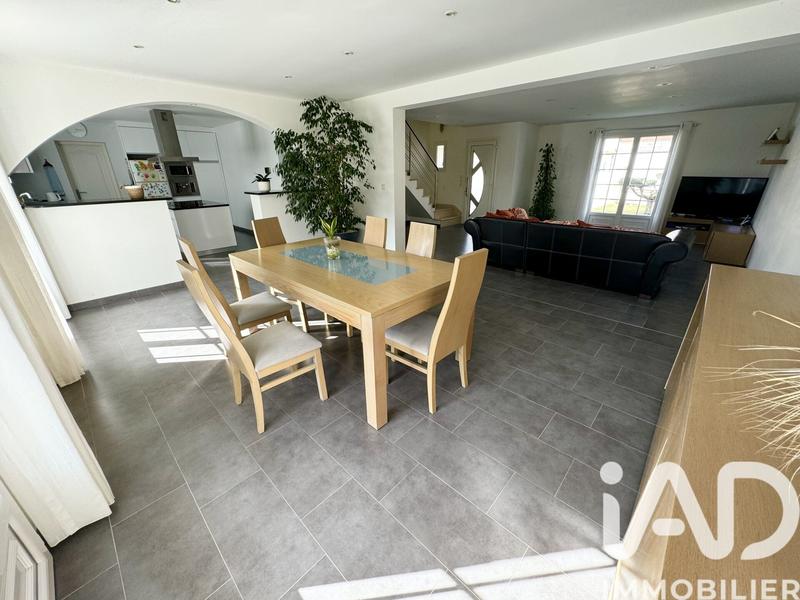 Maison - 180 m² - 7 pièces