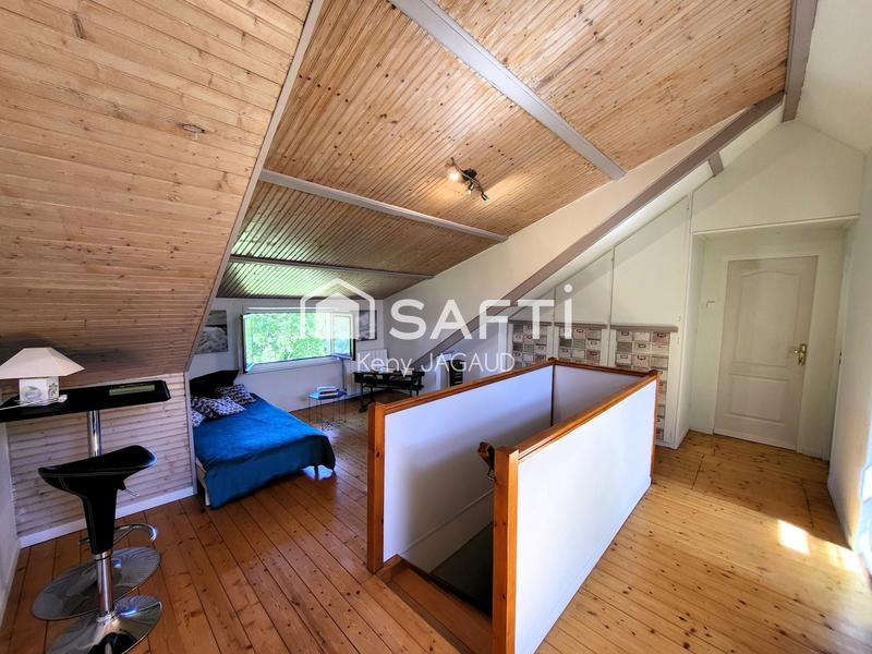 Maison - 211 m² - 8 pièces