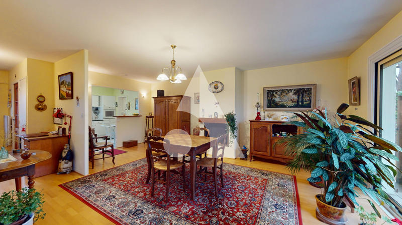 Maison - 90 m² - 4 pièces