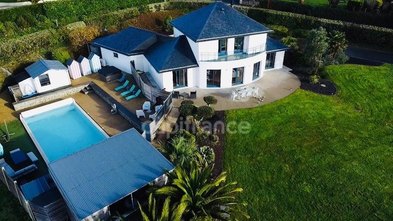 Maison - 170 m² - 9 pièces