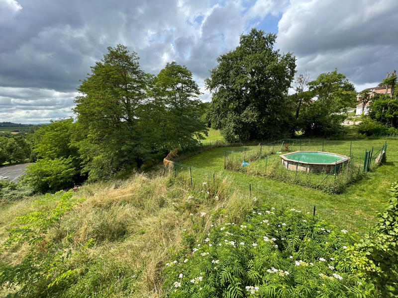 Demeure - 1 187 m² - 10 pièces