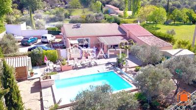 Villa - 160 m² - 9 pièces