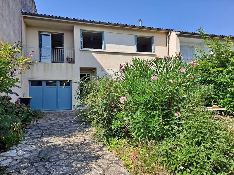 Maison - 97 m² - 5 pièces