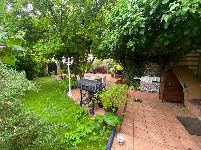 Maison - 243 m² - 7 pièces