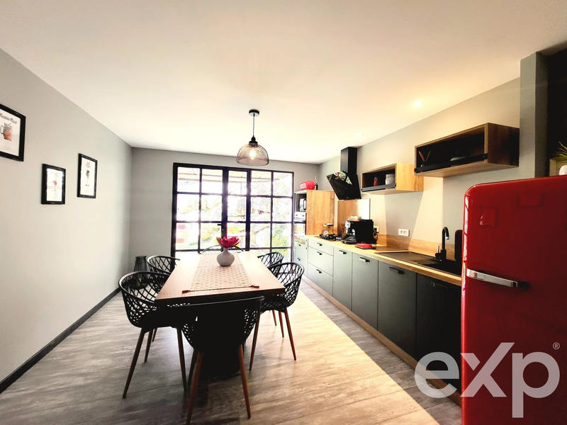 Villa - 224 m² - 8 pièces