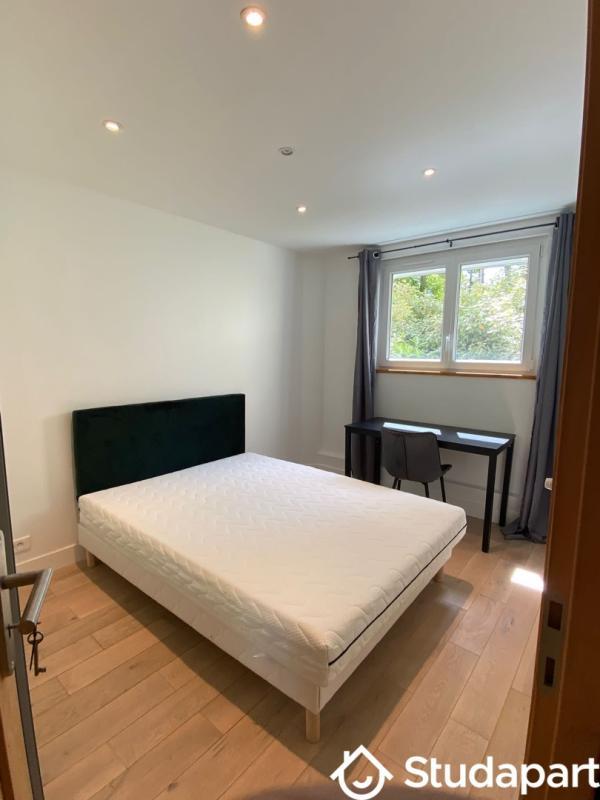 Chambre - 12 m² - 1 pièce