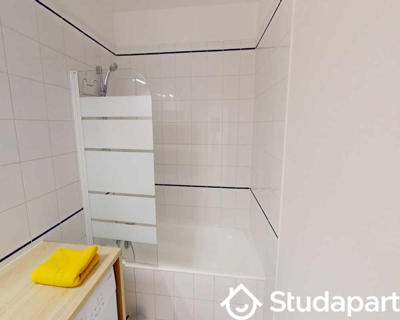 Chambre - 80 m² - 1 pièce