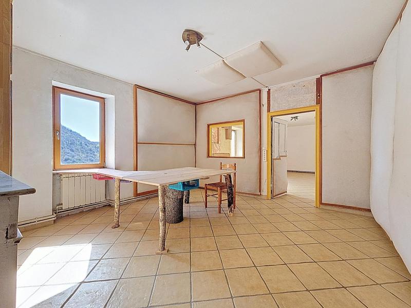 Maison de village - 300 m² - 18 pièces