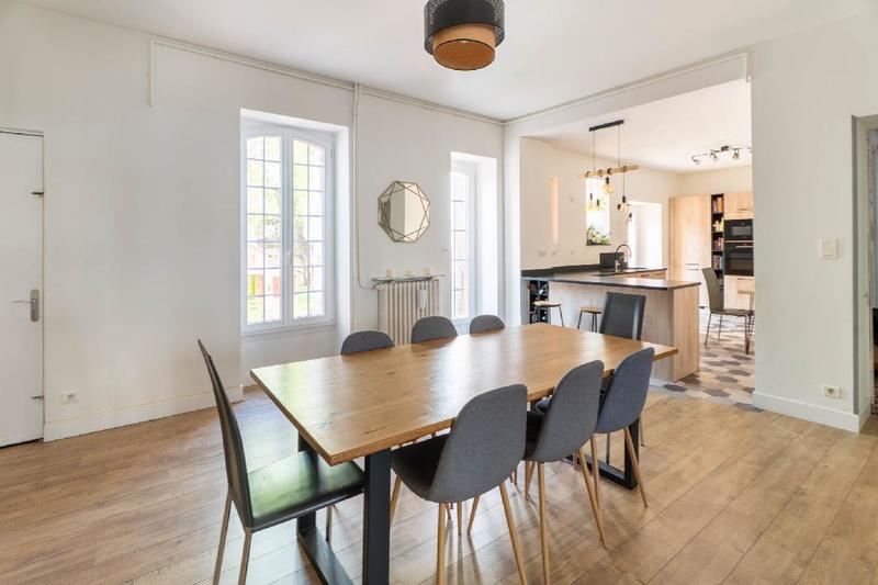 Maison - 200 m² - 6 pièces