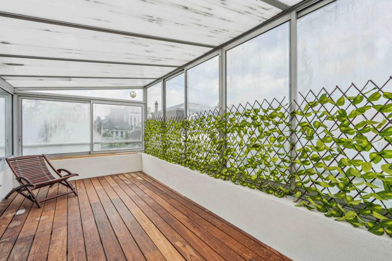 Maison - 247 m² - 8 pièces