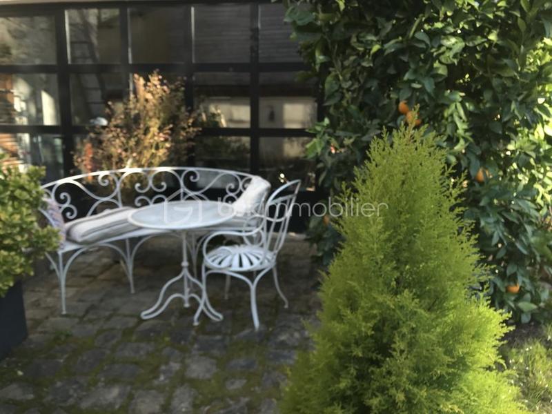 Propriété - 473 m² - 14 pièces