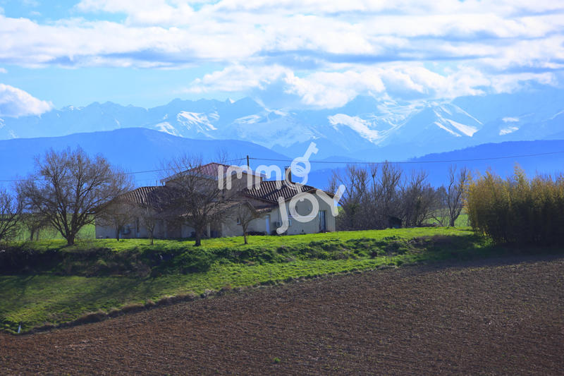 Maison - 216 m² - 8 pièces