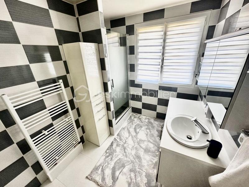 Maison traditionnelle - 120 m² - 6 pièces