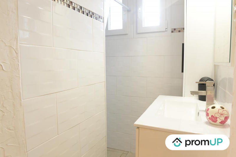 Maison contemporaine - 224 m² - 10 pièces