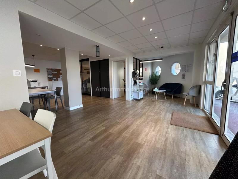 Bureau - 82 m² - 5 pièces