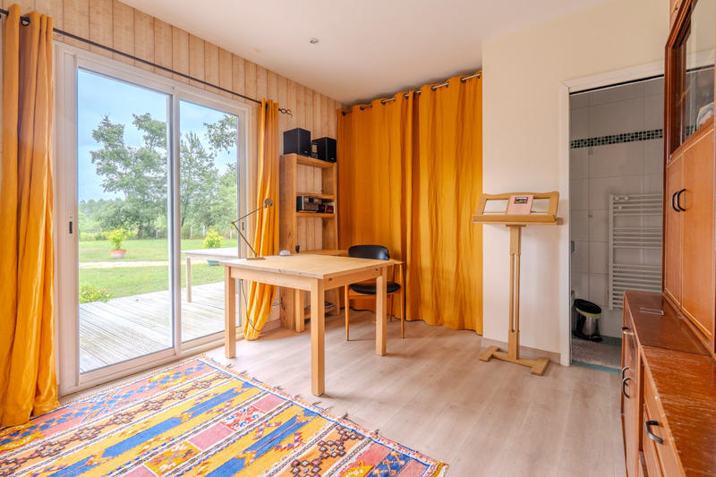 Maison - 215 m² - 7 pièces