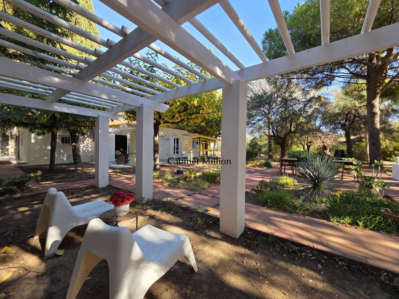 Maison - 200 m² - 6 pièces