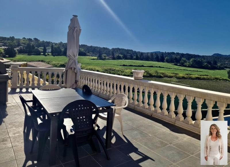 Maison - 121 m² - 5 pièces