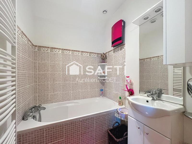 Maison - 153 m² - 9 pièces