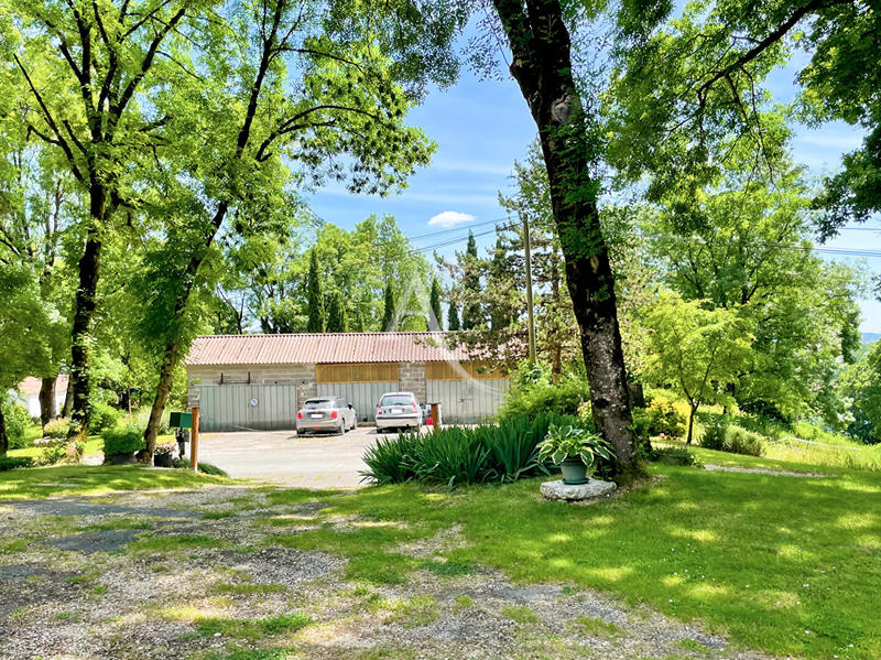 Maison - 193 m² - 9 pièces