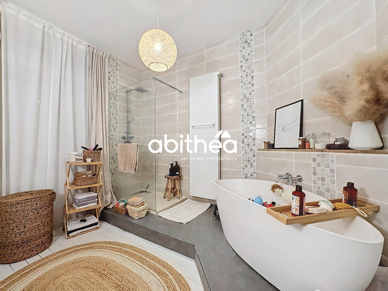 Maison - 102 m² - 5 pièces