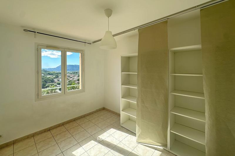 Villa - 104 m² - 4 pièces