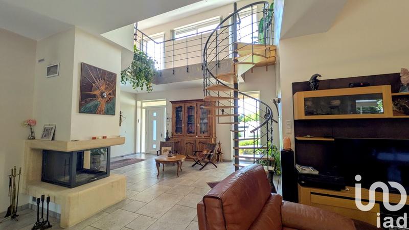 Maison - 218 m² - 6 pièces