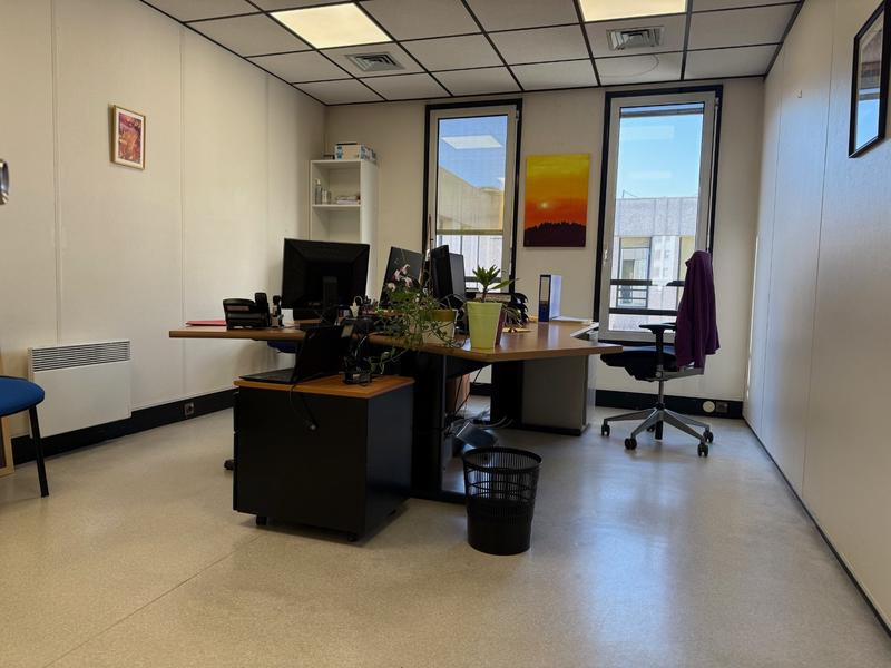 Local d'activités - 475 m² - 20 pièces