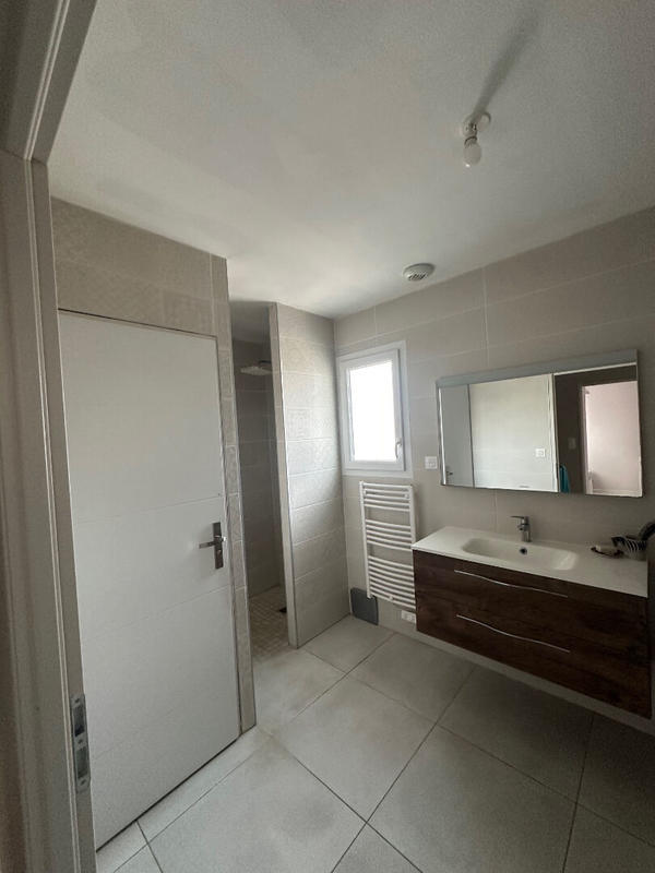 Villa - 100 m² - 5 pièces