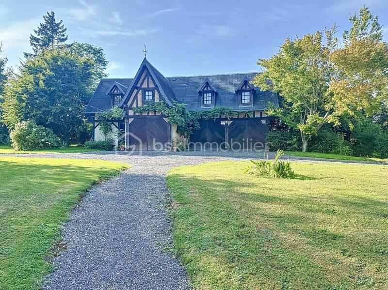 Propriété - 290 m² - 10 pièces