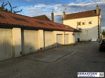 Parking / Garage - 19 m²