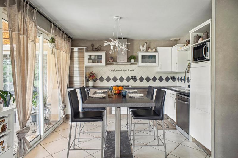 Maison - 200 m² - 8 pièces