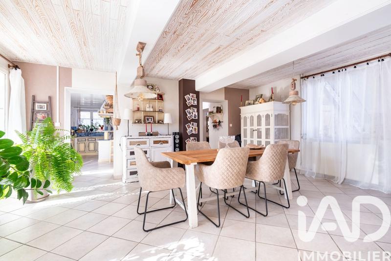 Maison - 329 m² - 16 pièces