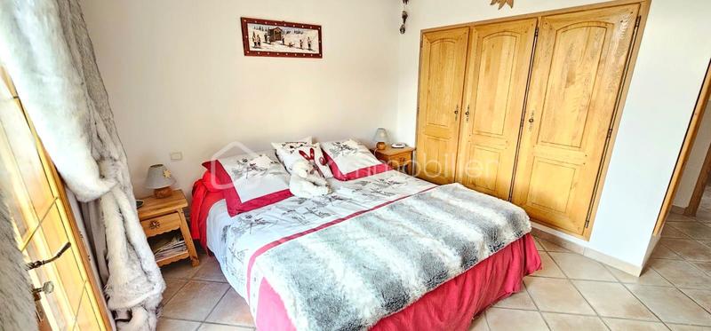 Châlet - 250 m² - 6 pièces