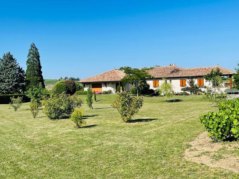 Maison - 264 m² - 7 pièces