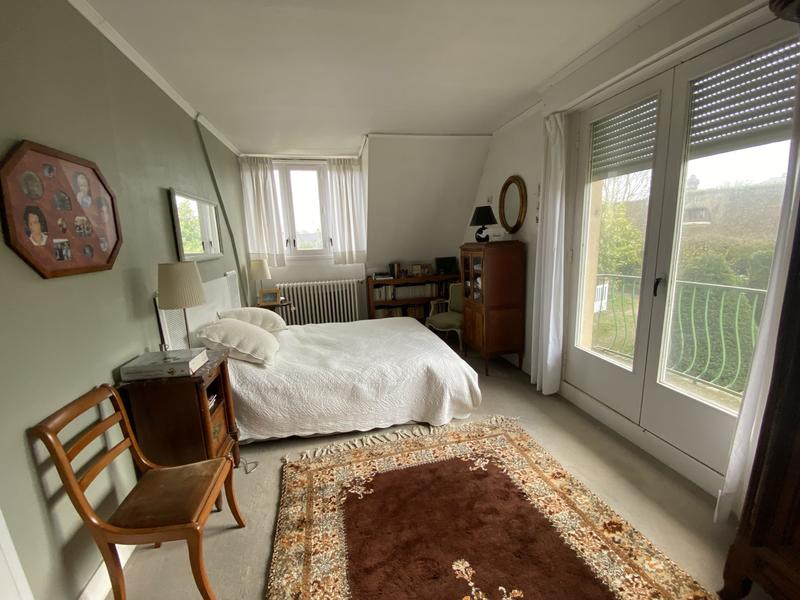 Maison - 242 m² - 10 pièces