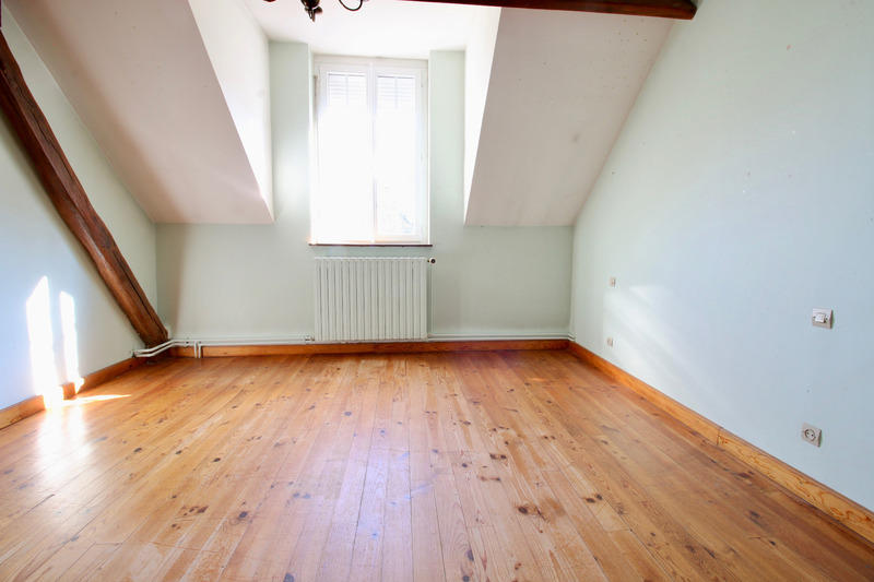 Maison - 217 m² - 7 pièces