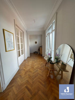 Appartement - 163 m² - 4 pièces